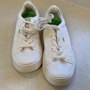 Cariuma Women’s Off-White knit IBI Low Sneakers sz 9.5